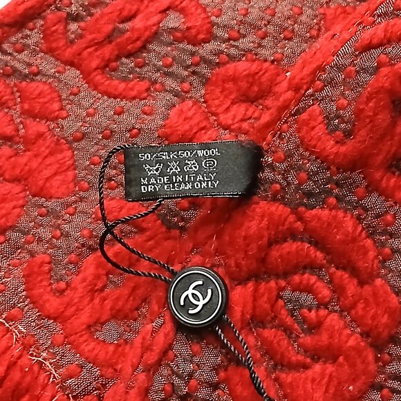 CHANEL Luxury Vintage VWT Red Rose Motif Cashmere Silk Fringed Shawl Wrap Scarf - Picture 15 of 15